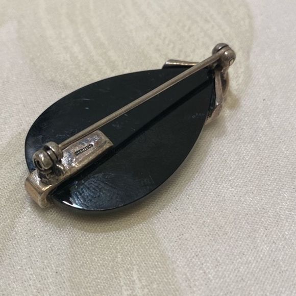 Vintage Art Deco Sterling And Onyx Brooch - Picture 6 of 6